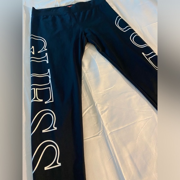 Guess Los Angeles - Picture 3 of 4